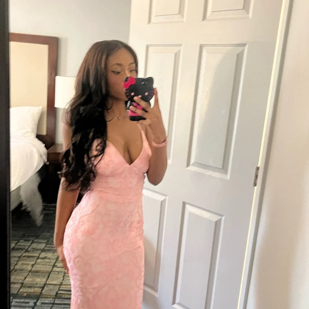 Windsor Bethanie Formal Sequin V-Neck Mermaid Dress - Picture 4 of 4
